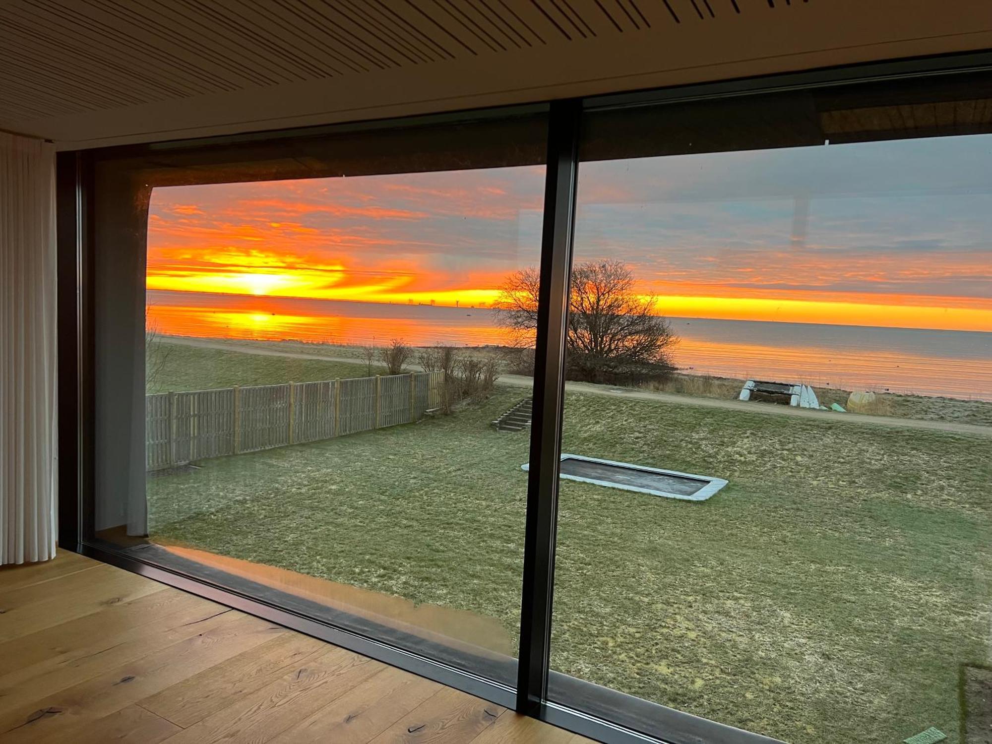 Ocean View In First Row. Architectural Pearl Apartment Dragør Екстериор снимка